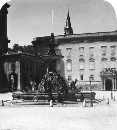 Fontaine de la cour et résidence, Salzbourg, Autriche, vers 1900 - Wurthle and Sons