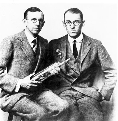 Clinton J Davisson et Lester H Germer, physiciens américains, vers 1927 - Frederick (attr. to) Barnard
