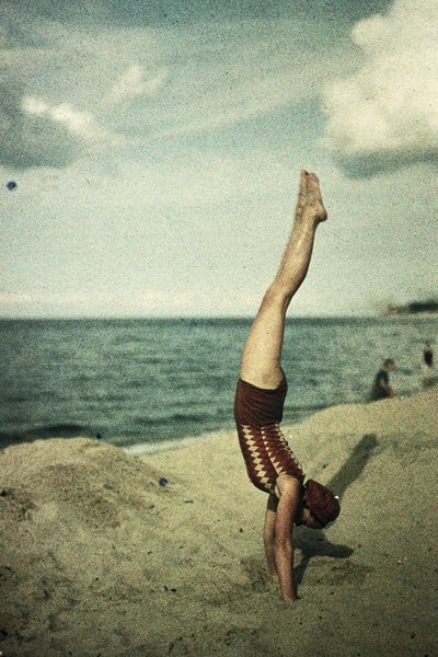 Eva faisant le poirier - Frederick (attr. to) Barnard