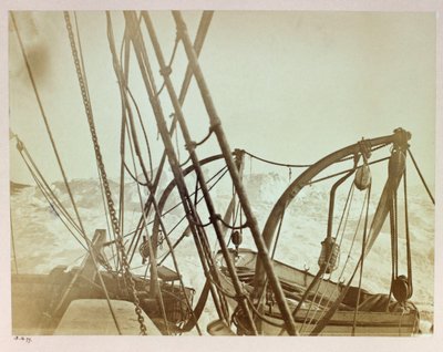 Expédition en Arctique (1875-1876) du capitaine George Nares (1831-1915) : Alert échoué dans la baie de Shift Rudder - Frederick (attr. to) Barnard