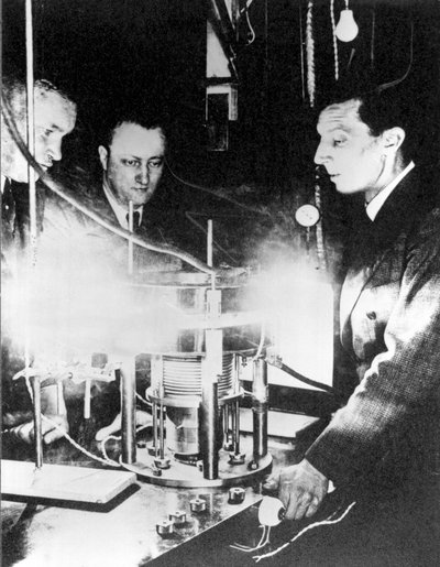 Frédéric Joliot, Hans Halban et Lew Kowarski, vers 1939 - Ferdinand Georg Waldmuller