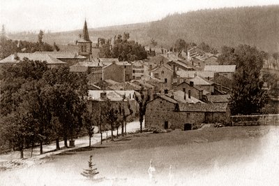 Le village de Saint-Bonnet-le-Froid, au début du XXe siècle (carte postale) - . .