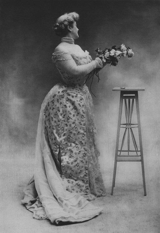 Madame Alibert, corsetière - (after) French Photographer