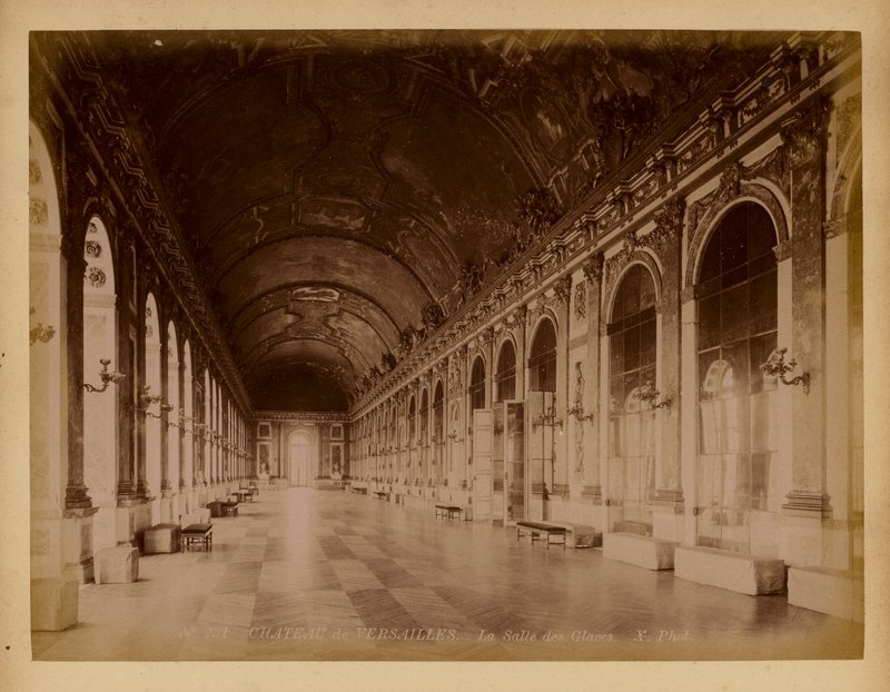 Paris : Versailles, La Salle des Glaces - (after) French Photographer