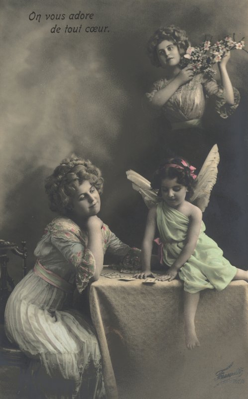 Femme avec une petite fille habillée en fée - French Photographer