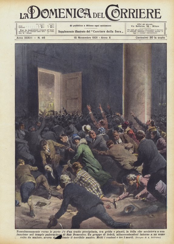 Tumultueusement vers les portes, elle s