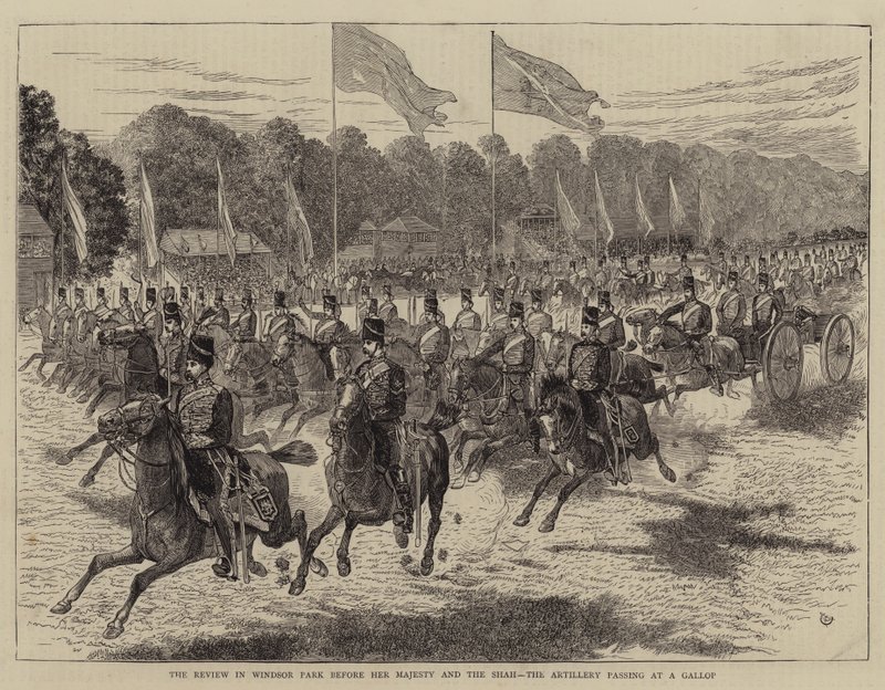 La revue dans le parc de Windsor devant Sa Majesté et le Shah, l