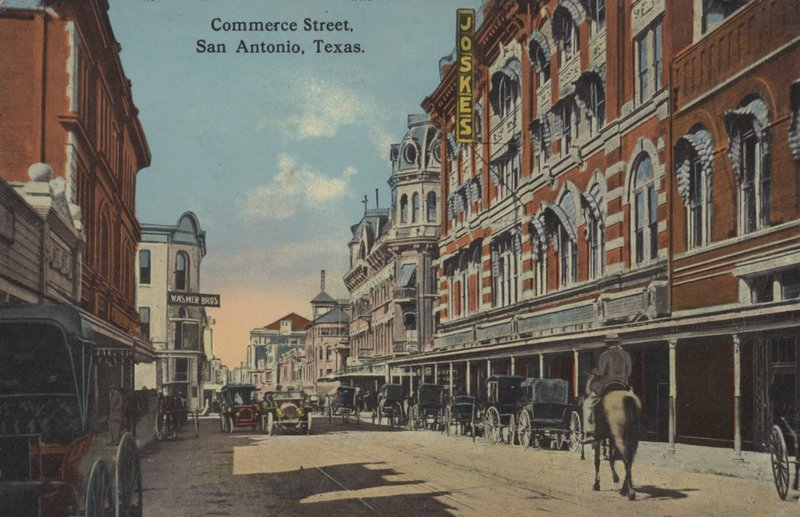 Rue Commerce à San Antonio, Texas, USA - American Photographer (after)