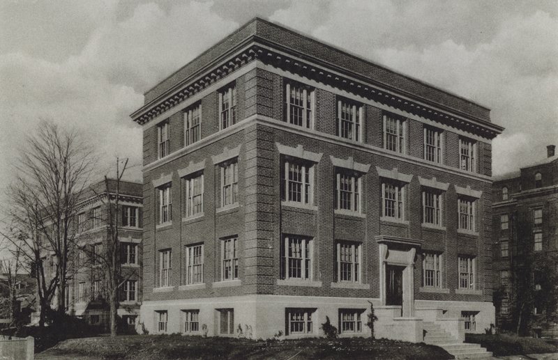 Université de Harvard : Laboratoire commémoratif Wolcott Gibbs, Laboratoire de chimie T Jefferson Coolidge (photo n/b) - American Photographer (after)