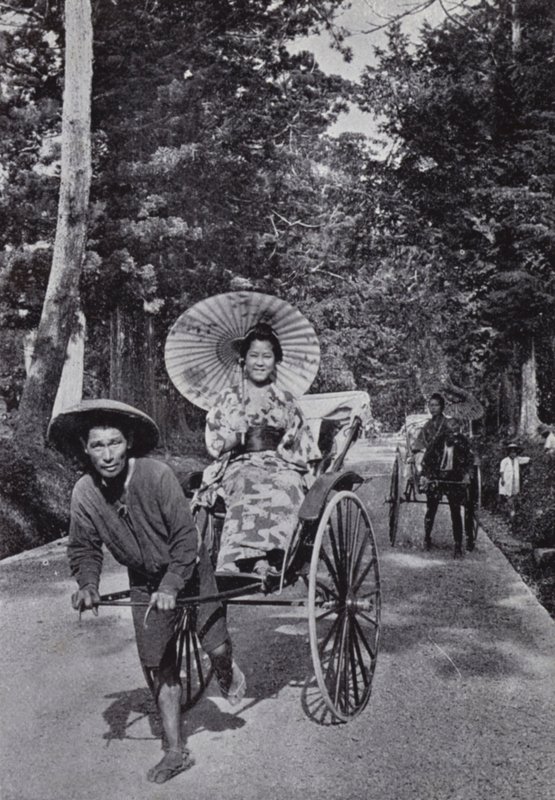 Filles japonaises en jinrikshas - American Photographer (after)