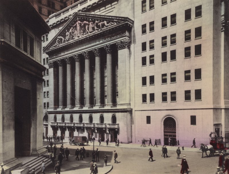 New York : J P Morgan and Co ; Bourse de New York - American Photographer (after)