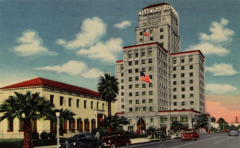 Phoenix, Arizona : Bureau de poste et hôtel Westward Ho, avenue centrale nord - American Photographer (after)