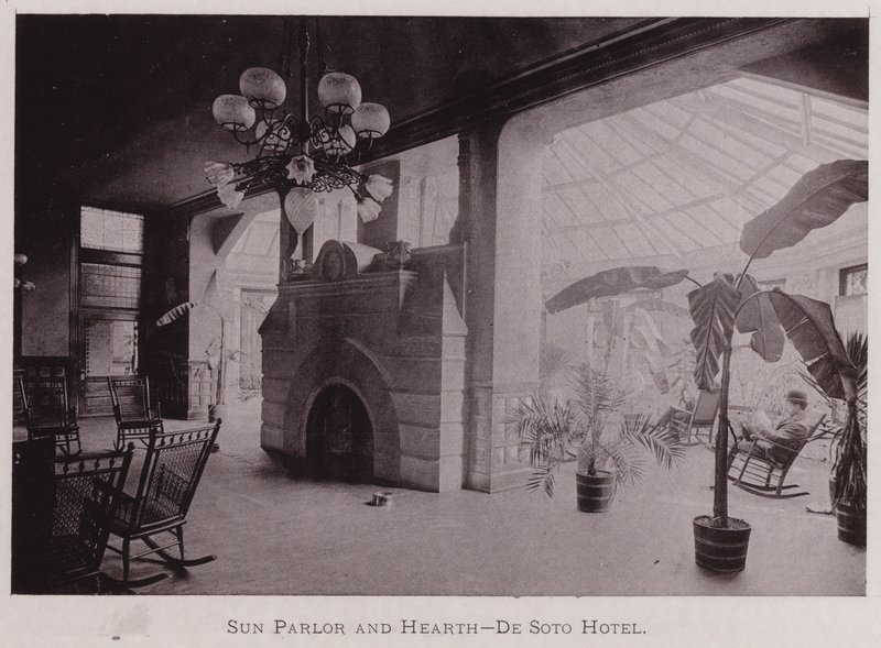 Véranda et foyer, Hôtel De Soto - American Photographer (after)