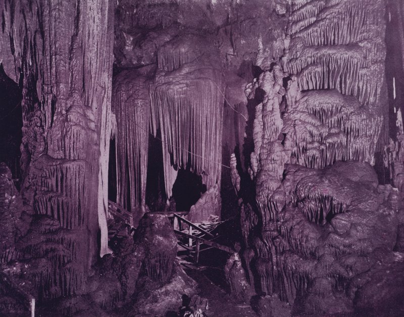 La tente du Sarrasin, cavernes de Luray, Virginie - American Photographer (after)