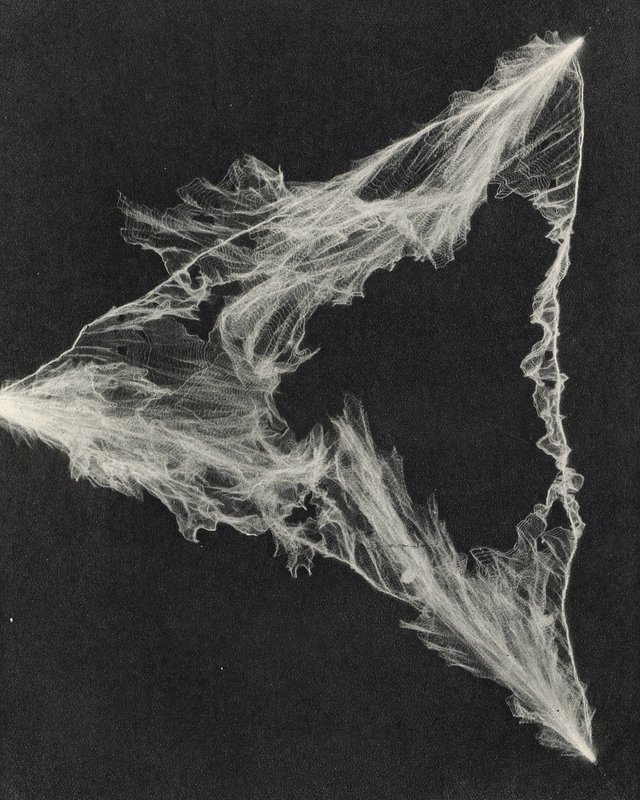 Foudre artificielle produite en laboratoire (photo n/b) - American Photographer