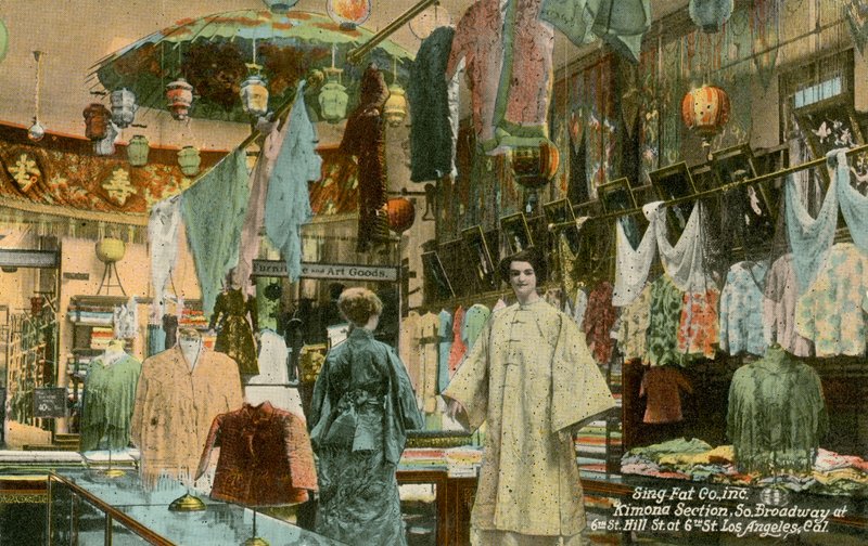 Rayon des kimonos, magasin Sing Fat, Los Angeles, Californie, États-Unis (photo couleur) - American Photographer