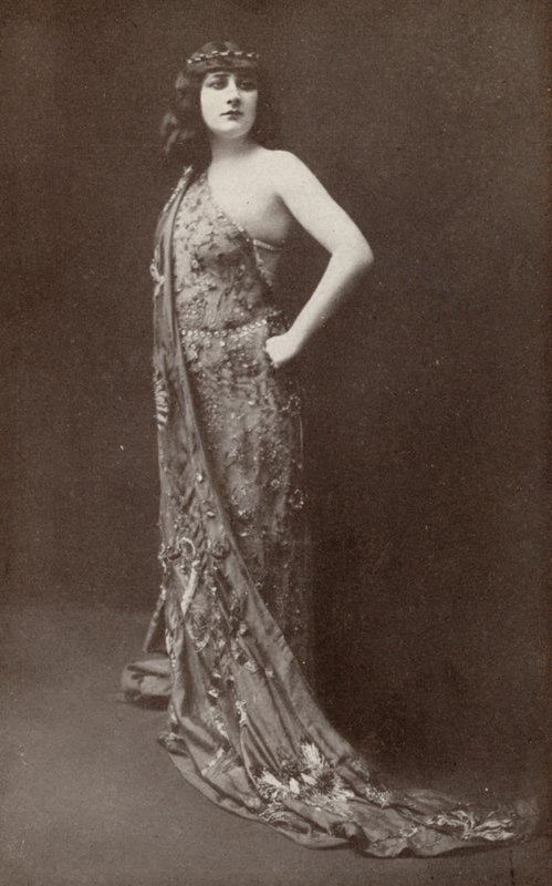 Mary Garden, dans le rôle de "Salomé" (photo n/b) - American Photographer