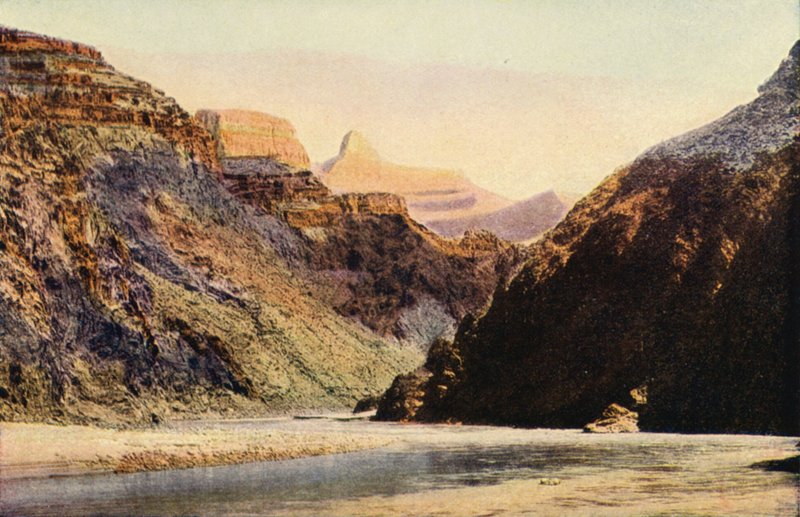Zoroastre depuis la rivière, Grand Canyon Naitonal Park (photo couleur) - American Photographer