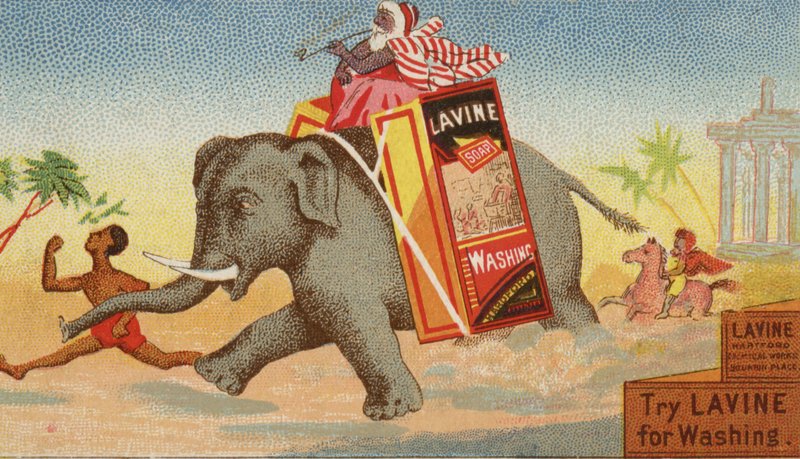 Éléphant courant avec une boîte de savon à lessive - American School
