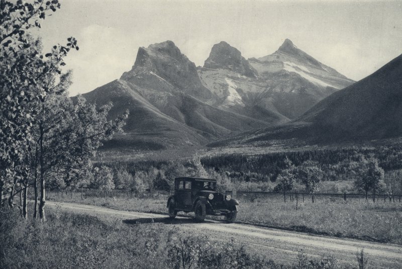 Les Rocheuses canadiennes : Three Sisters, Banff (photo n/b) - Canadian Photographer