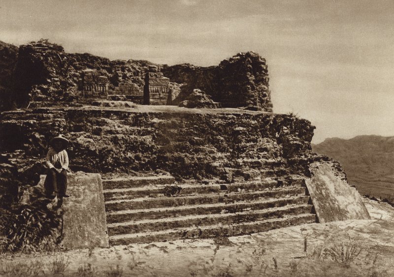 Mexique : Tepoztlan, Ruine du temple El Tepoztecatl (photo n/b) - Cecile Seler-Sachs