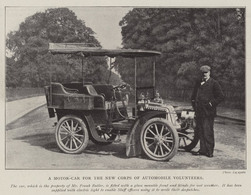 Une voiture pour le nouveau corps de volontaires automobiles - English Photographer