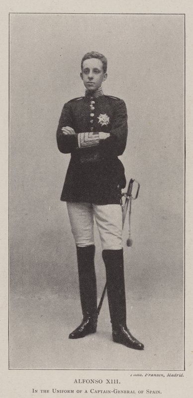 Alphonse XIII, en uniforme de capitaine-général d