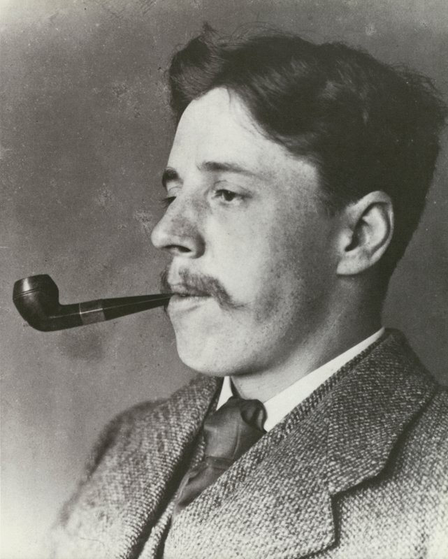 Arnold Bennett, fumant une pipe, portrait - English Photographer