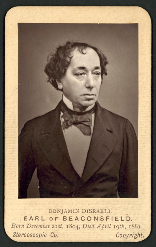 Benjamin Disraeli, Comte de Beaconsfield, carte photo commémorative - English Photographer