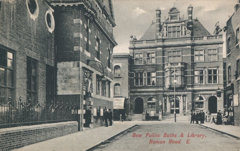 Bains publics et bibliothèque de Bow, Roman Road, Londres - English Photographer