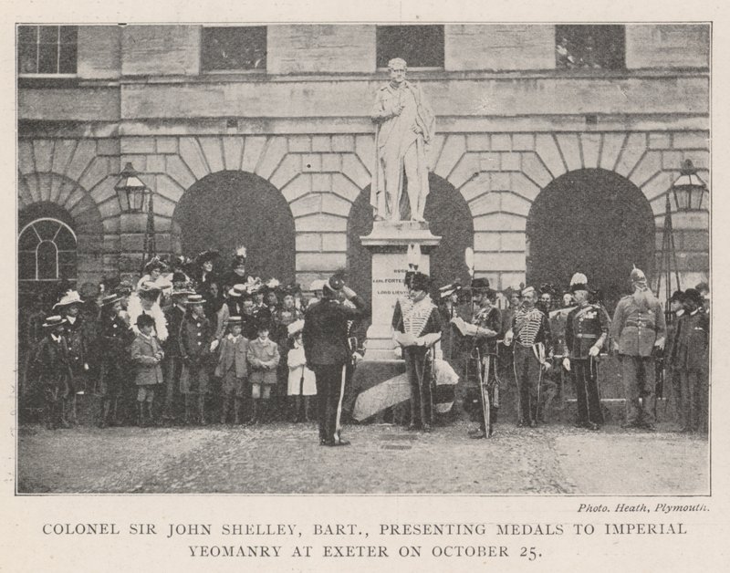 Le colonel Sir John Shelley, baronnet, remettant des médailles à l
