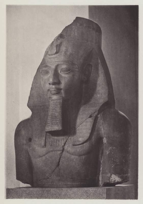 Tête colossale de Ramsès II (photo n/b) - English Photographer