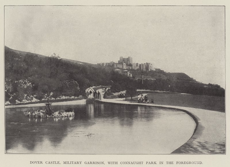 Château de Douvres, garnison militaire, avec le parc Connaught au premier plan - English Photographer