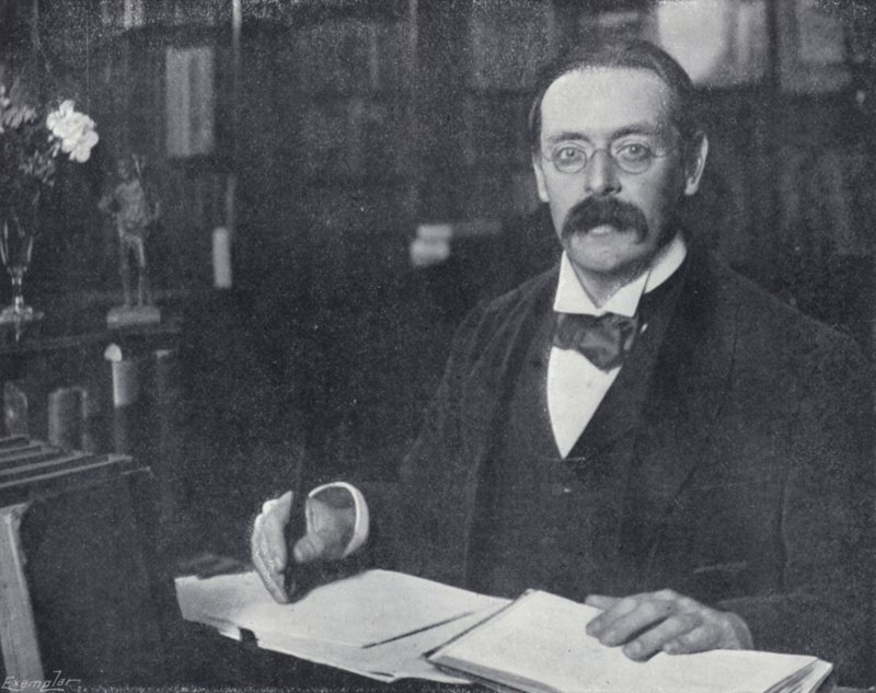 Edmund Gosse dans son étude (photo n/b) - English Photographer