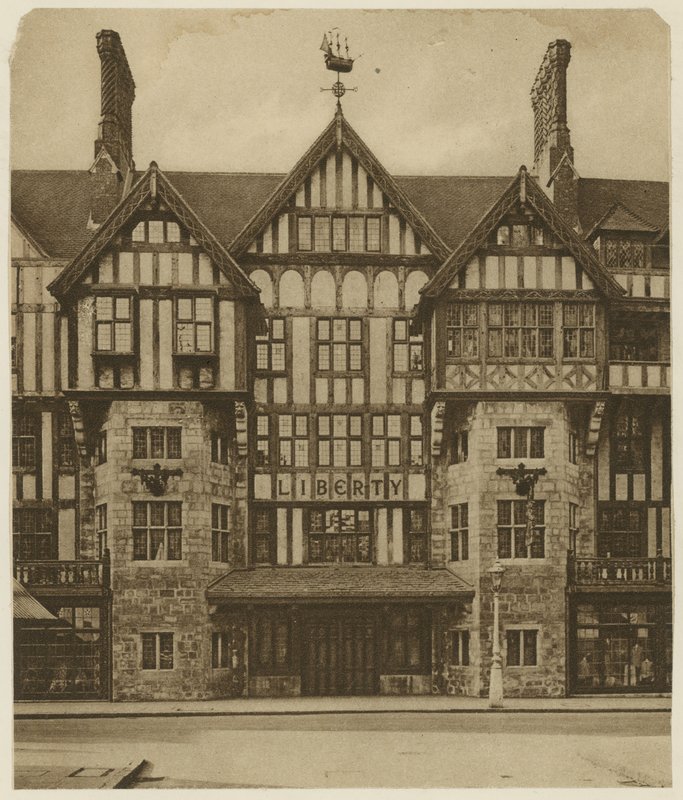 Façade du grand magasin Liberty - English Photographer