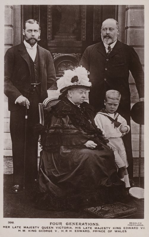 Quatre générations de la royauté britannique - English Photographer
