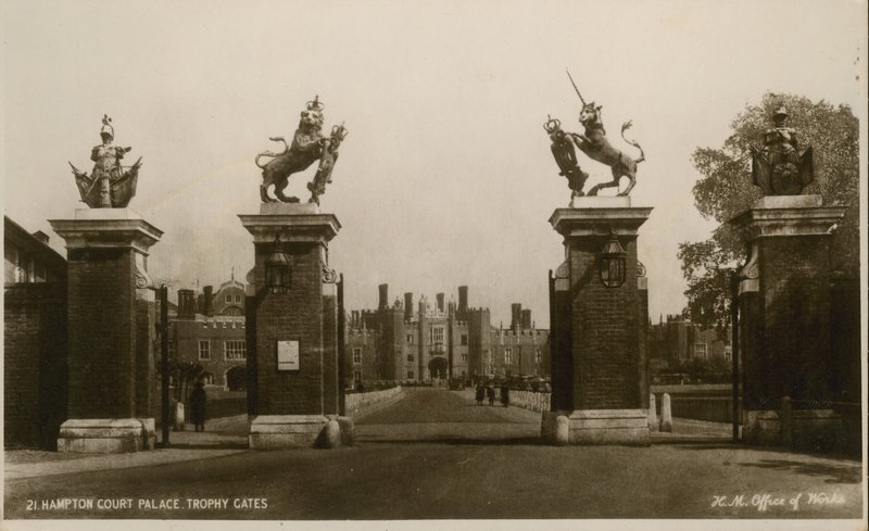 Portes du trophée du palais de Hampton Court - English Photographer