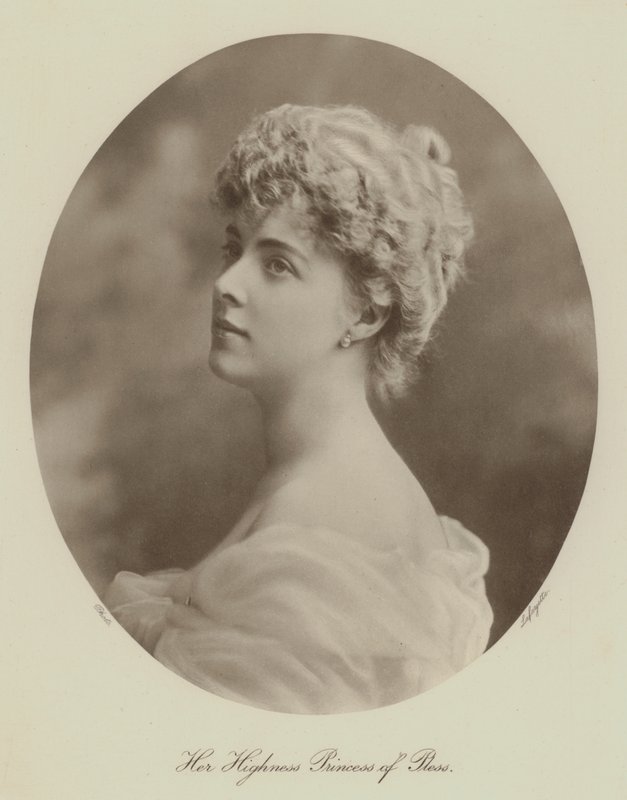 Son Altesse la Princesse de Pless (photo n/b) - English Photographer