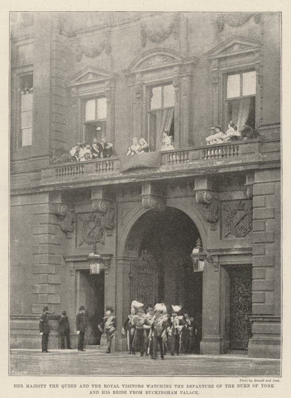 Sa Majesté la Reine et les visiteurs royaux regardant le départ du duc d
