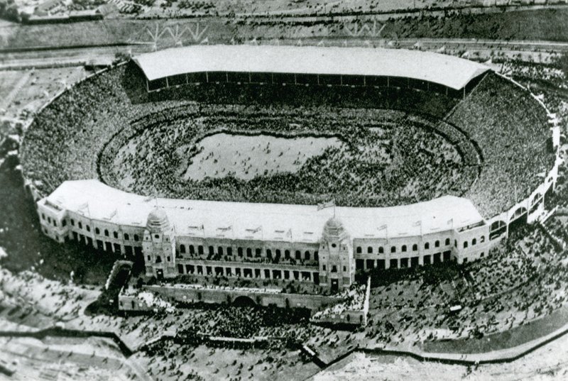 Invasion du stade pour la première finale de la Coupe de Wembley, 1923 - English Photographer