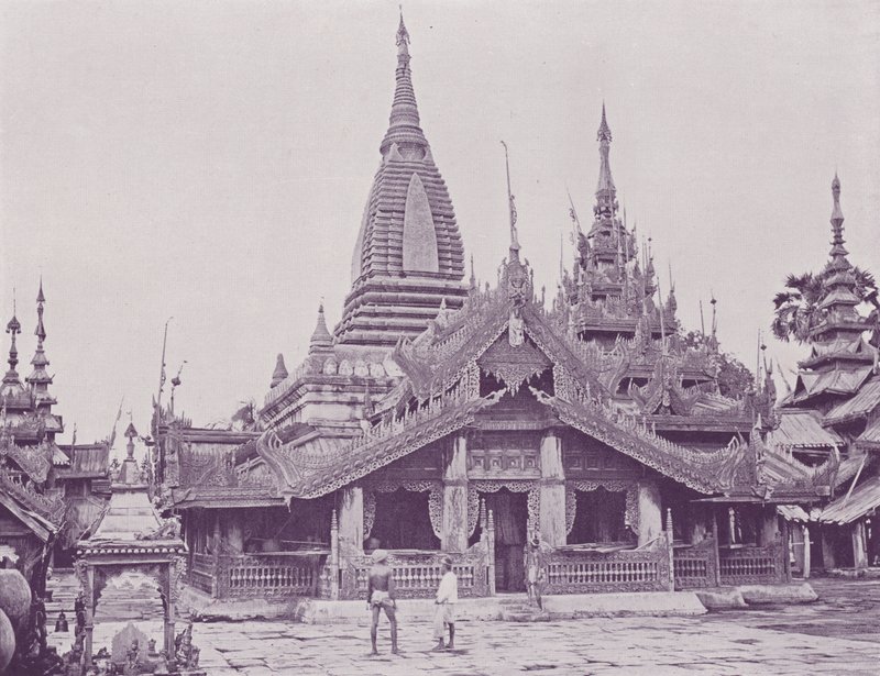 Khawn ou Canopée devant la Pagode, Pagan - English Photographer