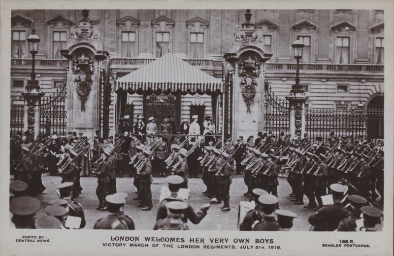 Londres accueille ses propres garçons, marche de la victoire des régiments de Londres, 5 juillet 1919 - English Photographer