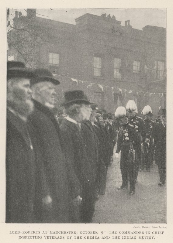 Lord Roberts à Manchester, 9 octobre, le commandant en chef inspectant les vétérans de la Crimée et de la révolte indienne - English Photographer