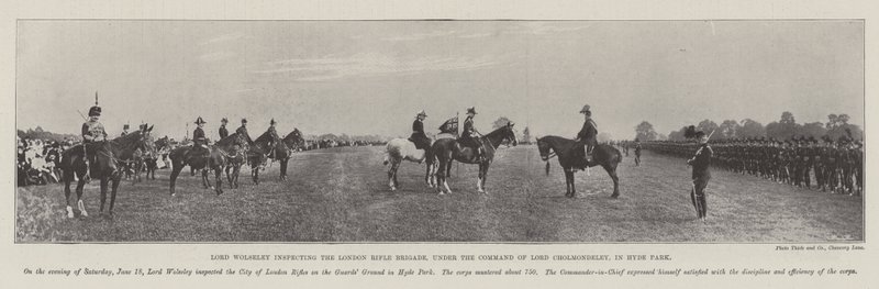 Lord Wolseley inspectant la brigade de fusiliers de Londres, sous le commandement de Lord Cholmondeley, à Hyde Park - English Photographer