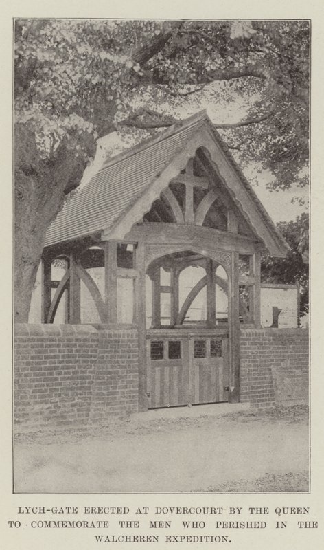 Lych-Gate érigé à Dovercourt par la Reine pour commémorer les hommes qui ont péri dans l