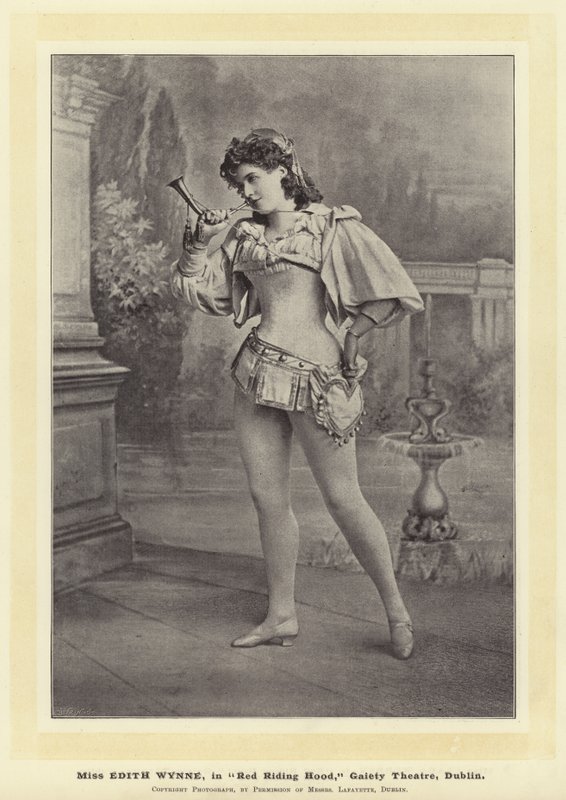 Miss Edith Wynne, dans Le Petit Chaperon Rouge, Gaiety Theatre, Dublin - English Photographer