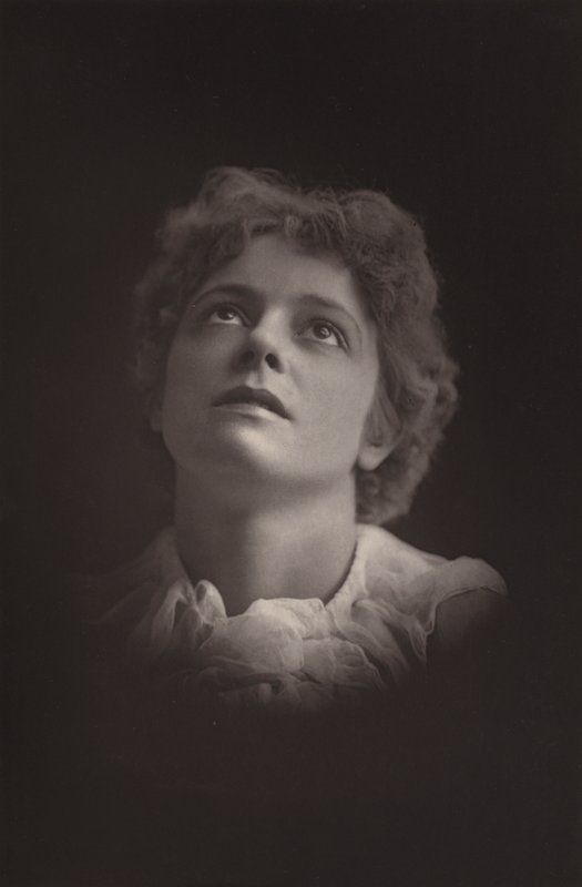 Mlle Olga Brandon - English Photographer