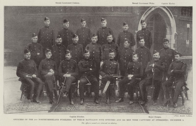 Officiers du 2e Northumberland Fusiliers, dont cinq officiers et 366 hommes ont été capturés à Stormberg, le 9 décembre - English Photographer