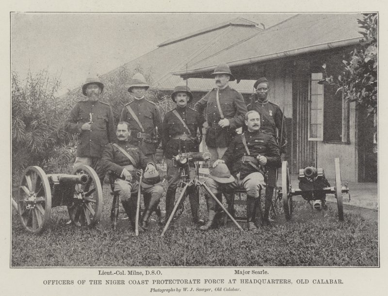 Officiers de la force de protection de la côte du Niger au quartier général, Old Calabar - English Photographer
