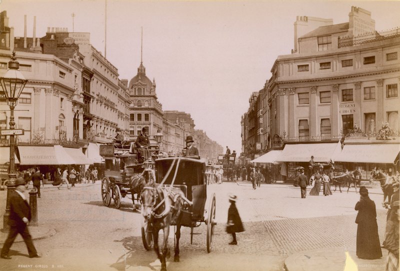 Oxford Street, Regent Circus, Londres - English Photographer
